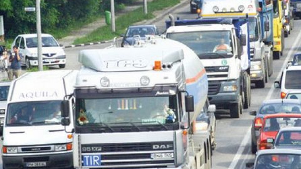 Începe protestul transportatorilor rutieri