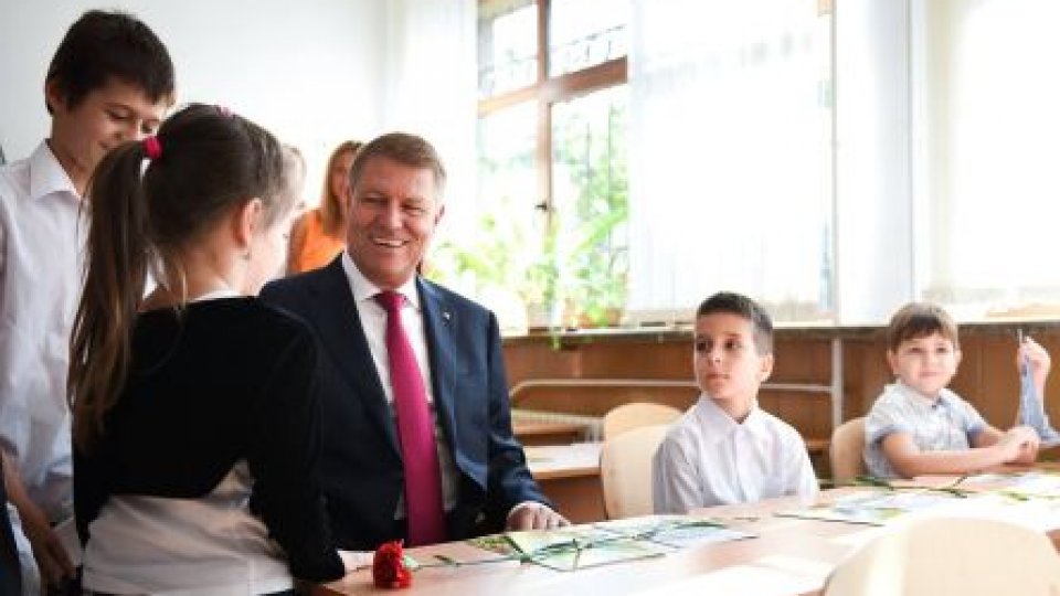 Iohannis: Educaţia este calea spre succes, nu corupţia şi nepotismul