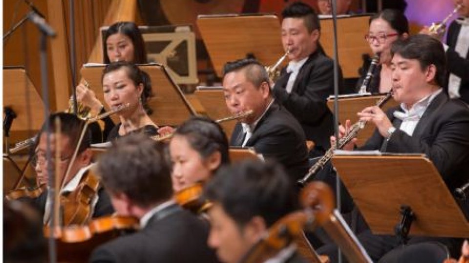 Premieră la RadiRo: O orchestră simfonică din China, deschide Festivalul