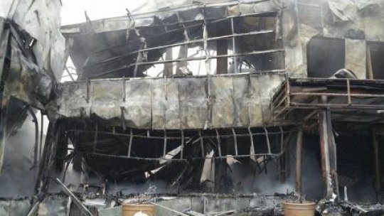 Clubul Bamboo: pompierii nu au declarat încă incendiul lichidat