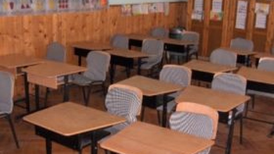 Cursurile şcolare în judeţul Iaşi, suspendate pentru luni