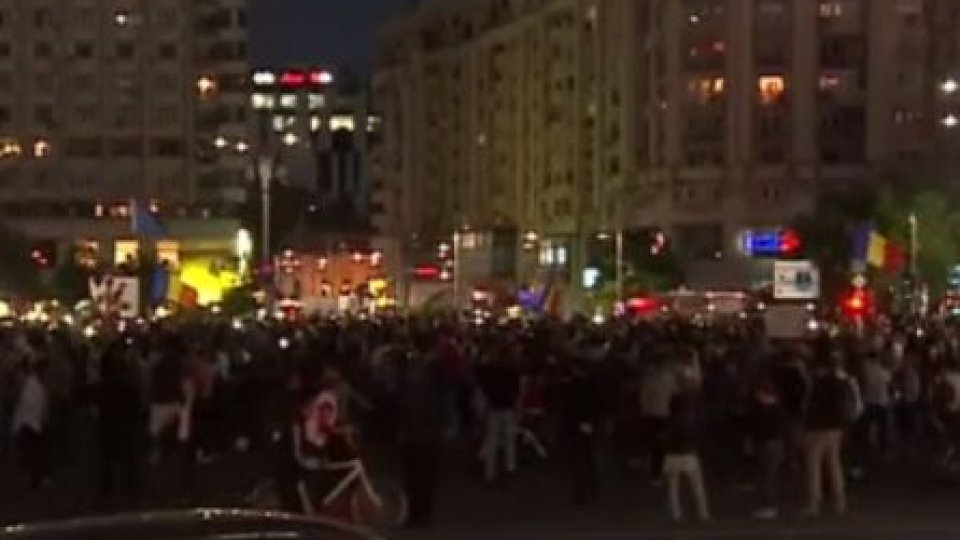 UPDATE Peste 20.000 de oameni au protestat în București și în țară