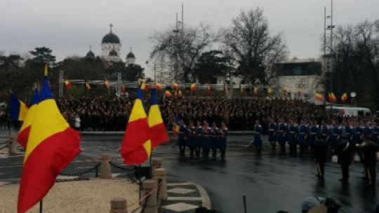 Paradă militară grandioasă de Ziua Naţională a României