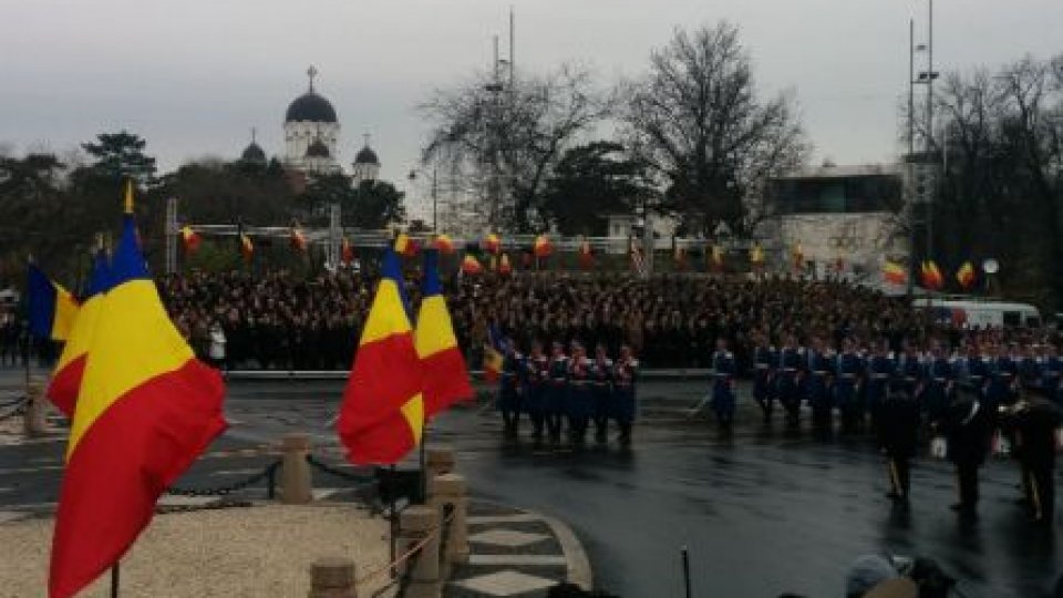 Paradă militară grandioasă de Ziua Naţională a României