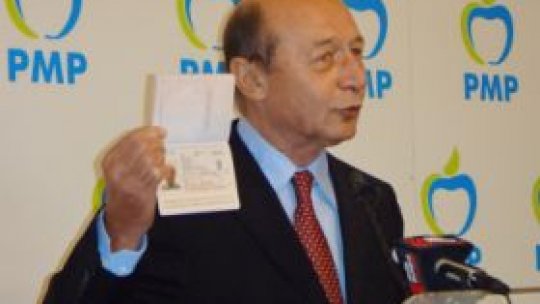 Traian Băsescu a demisionat din funcţia de preşedinte PMP