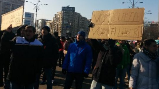 Protestele din Piaţa Victoriei s-au reluat