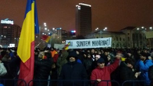 Continuă protestele faţă de modificarea codurilor Penal şi de Procedură Penală