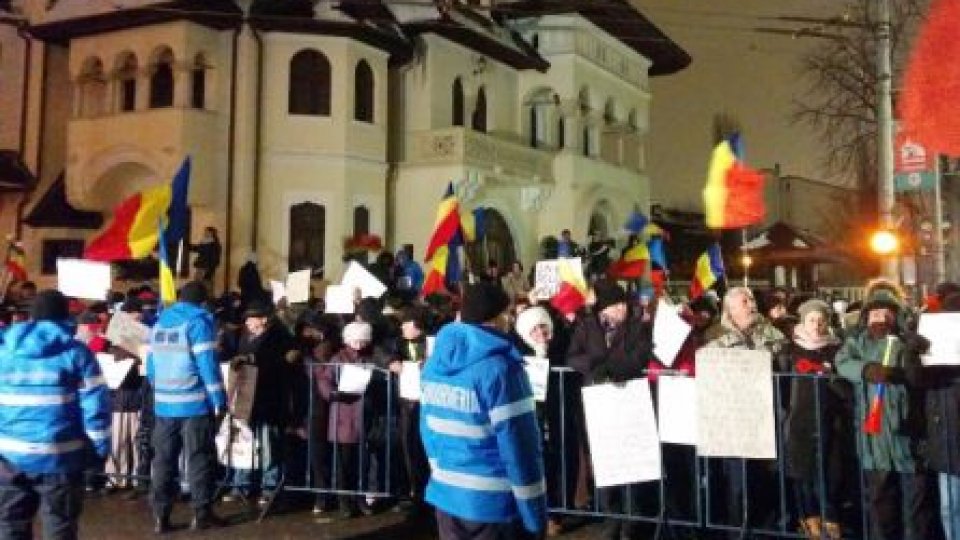 A 13-a zi de proteste