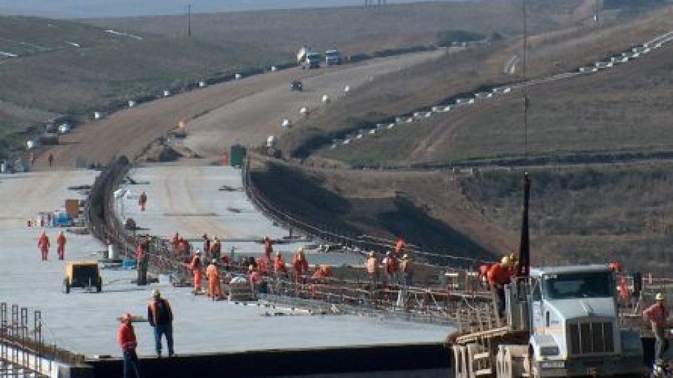 526 de milioane de euro pierduţi la construcţia unei autostrăzi inexistente