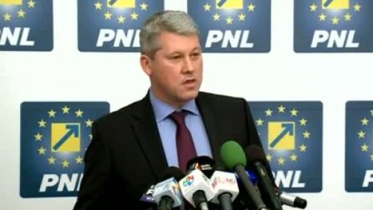 Moţiunea de cenzură, citită în Parlament. Votul va fi dat miercuri