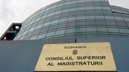 Se depun candidaturi pentru alegerea a doi reprezentanţi în CSM