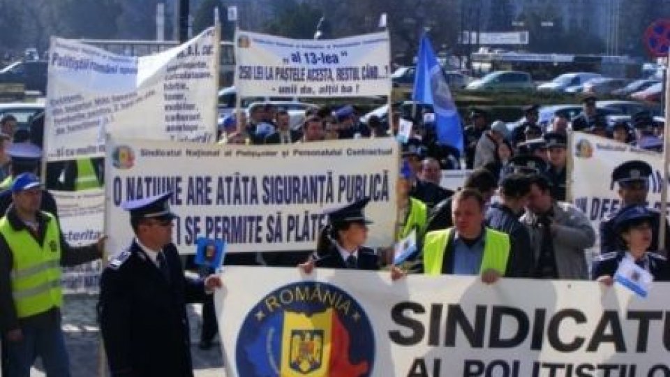 Polițiștii își cer drepturile în stradă