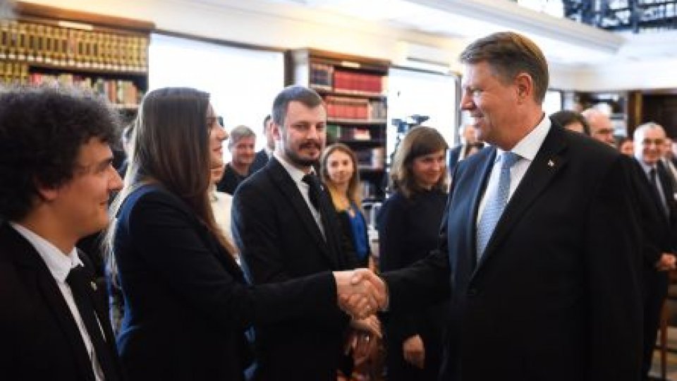 Preşedintele Iohannis s-a întâlnit cu studenţi şi profesori români din Italia