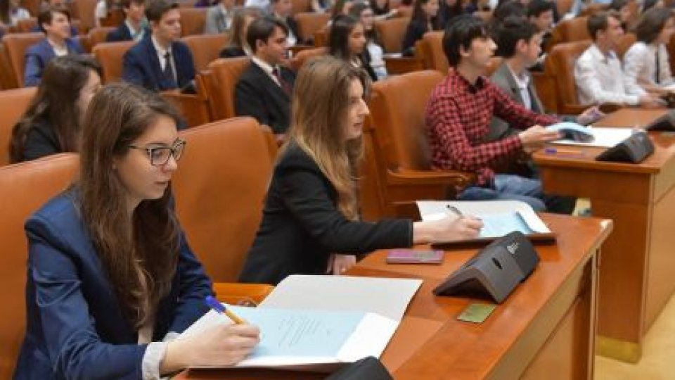 Studenți și elevi, parlamentari pentru trei zile