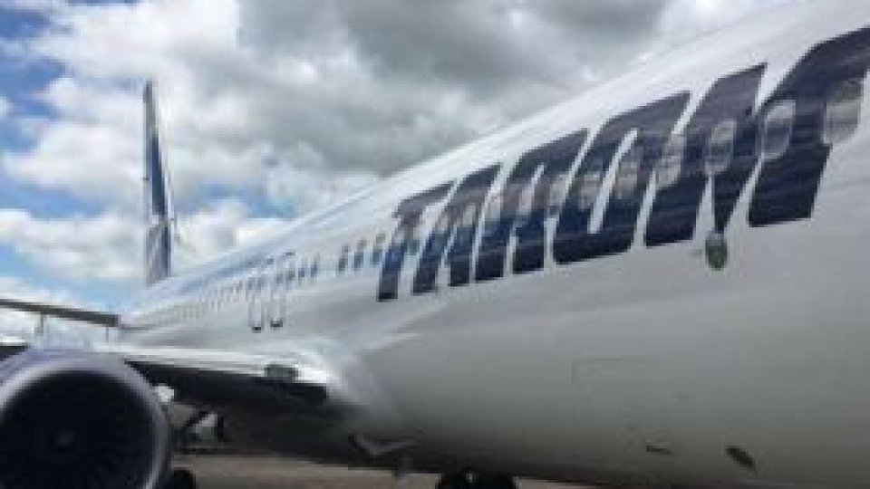 Grindeanu şi Dragnea, prezenţi la inugurarea unei aeronave noi din flota TAROM