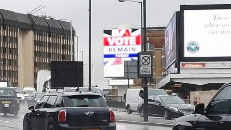 Brexitul, subiectul principal de discuţie între preşedintele Franţei şi premierul  Theresa May