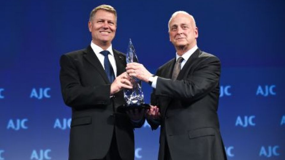 Preşedintele Klaus Iohannis a primit distincţia "Light Unto the Nations"