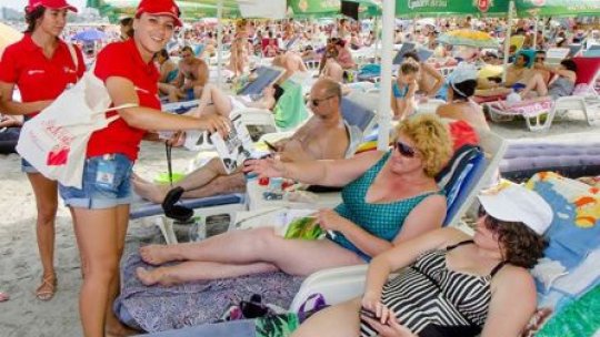 Sute de turişti români şi străini, prezenţi la Târgul Gaudeamus de la Mamaia