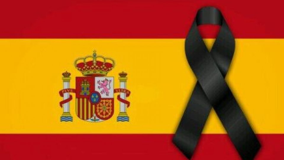 Premierul şi preşedintele Senatului au semnat în Cartea de condoleanţe de la Ambasada Spaniei