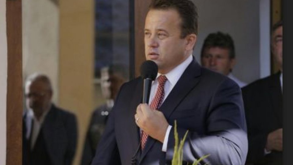 Ministrul Educaţiei: Peste 60 de mii de profesori vor fi formaţi pe fonduri europene