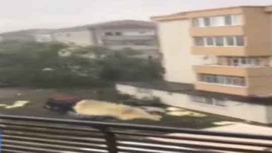 Cinci oameni au murit în urma furtunii din vestul ţării