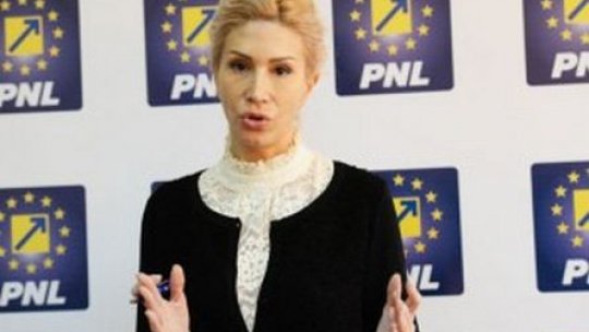 Raluca Turcan: Îmi dorsc ca Guvernul PSD-ALDE să cadă în Parlament