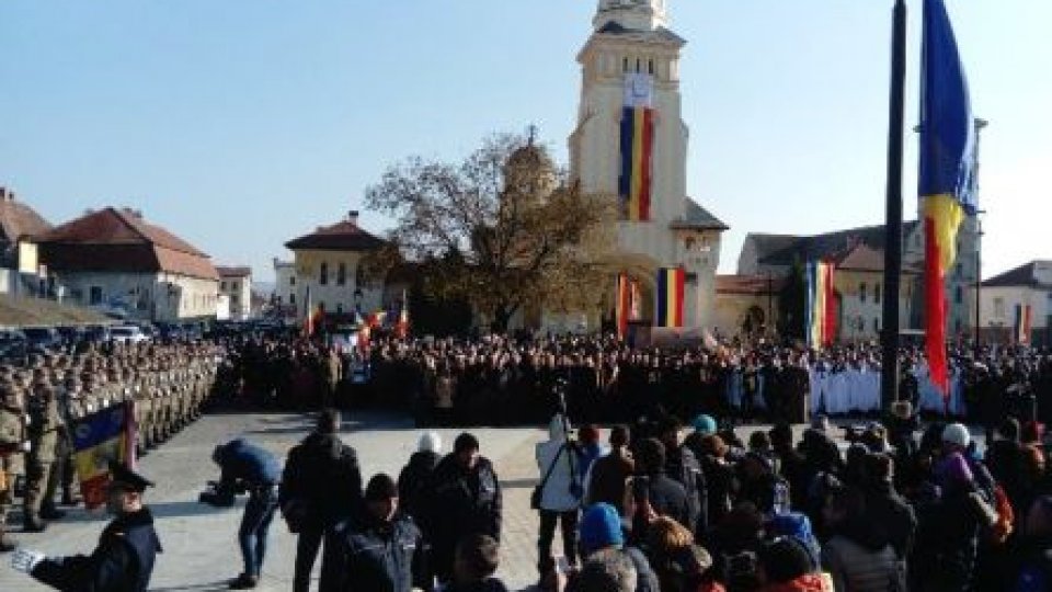Zeci de mii de oameni au sărbătorit Centernarul Marii Uniri la Alba Iulia