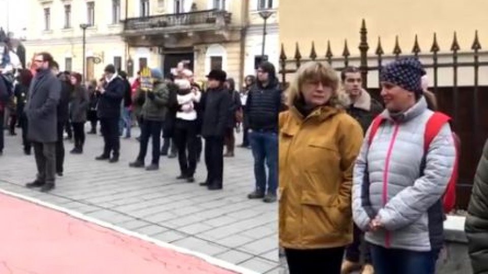 Manifestări în tăcere în fața sediilor PSD