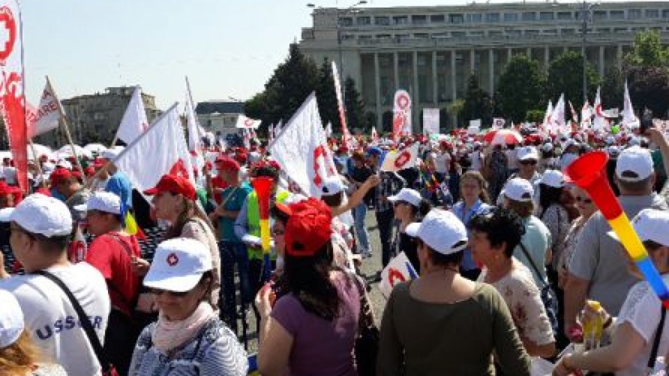Proteste SANITAS în Piaţa Victoriei