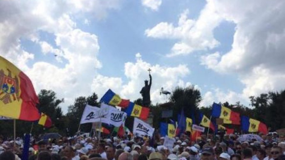 Protestul antiguvernamental de la Chişinău continuă