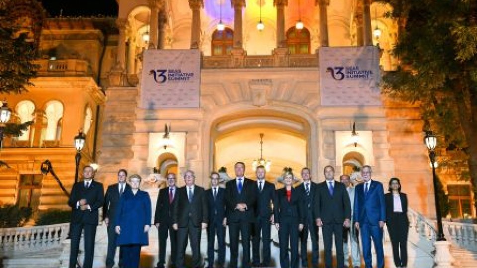 Juncker: UE sprijină şi încurajează toate proiectele discutate la Bucureşti