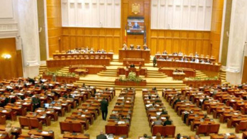 Proiectul de buget intră luni în Parlament