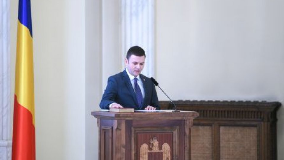 Noii miniştri Daniel Suciu şi Răzvan Cuc au depus jurământul