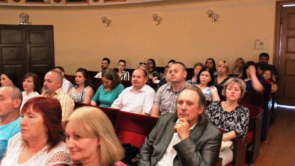 Românii din  Cernăuţi votează la alegerile parlamentare din Ucraina