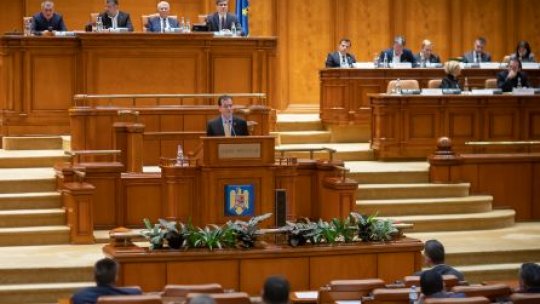 Guvernul îşi angajează răspunderea în Parlament 