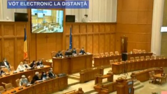 LIVE VIDEO Ședințe de plen la Parlament cu prezență fizică redusă