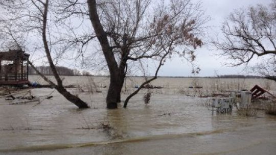 Şedinţă de lucru pentru evaluarea pagubelor produse de inundaţii