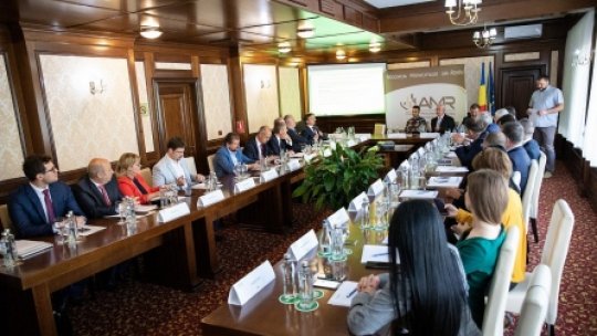 Primarii cer Ministerului Sănătăţii să asigure resursele financiare pentru centrele de vaccinare