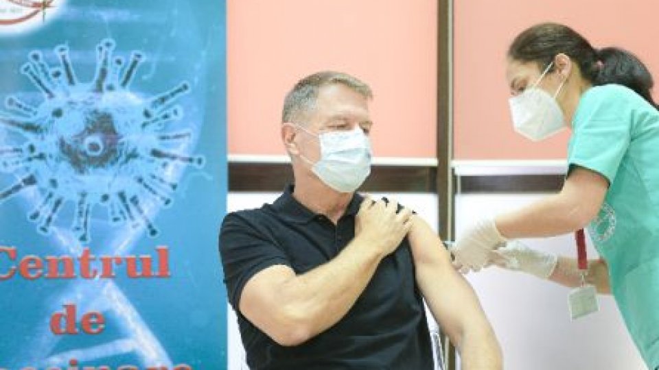 Iohannis: Foarte multă lume doreşte să se vaccineze