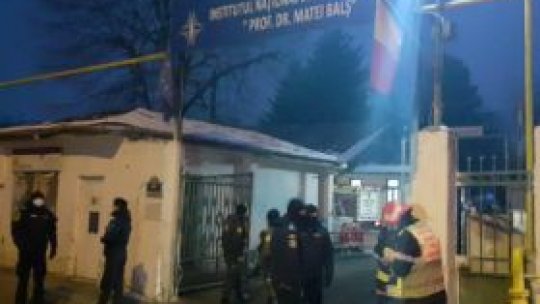 Continuă cercetările pentru a stabili cauza incendiului de la Institutul "Matei Balş"