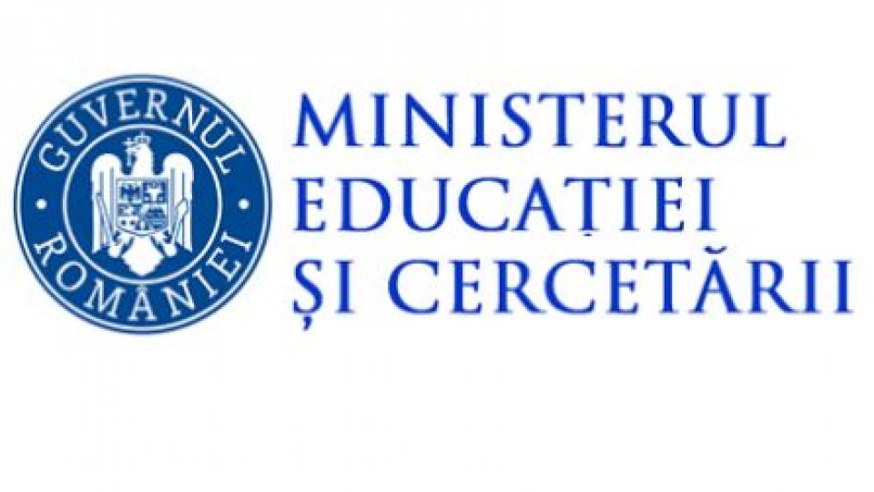 Consultări la Ministerul Educației. Elevii vor învăța on-line