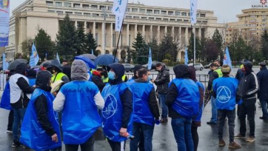 Protest al sindicaliștilor CNS Cartel Alfa în Piaţa Victoriei