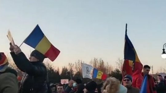 Proteste la Bucureşti şi Sibiu împotriva vaccinării şi a paşaportului de vaccinare