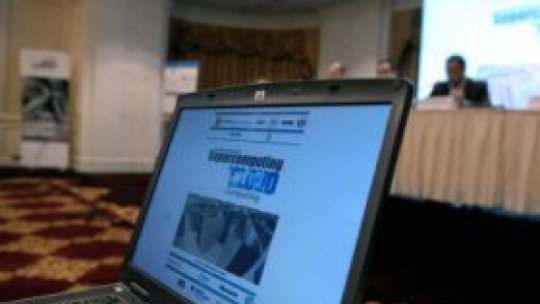 Românii folosesc cel mai puţin site-urile autorităţilor publice pentru a se informa