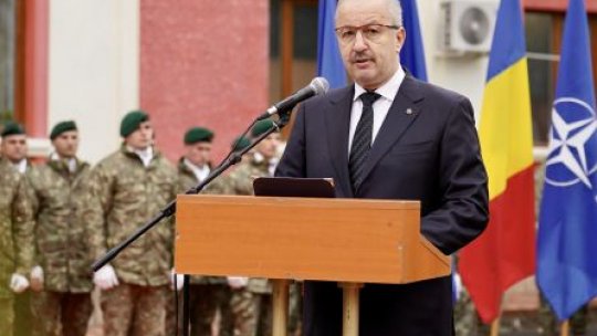 Vasile Dîncu a demisionat din funcţia de ministru al Apărării