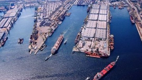 O mină marină aflată în proximitatea portului Constanţa a fost detonată