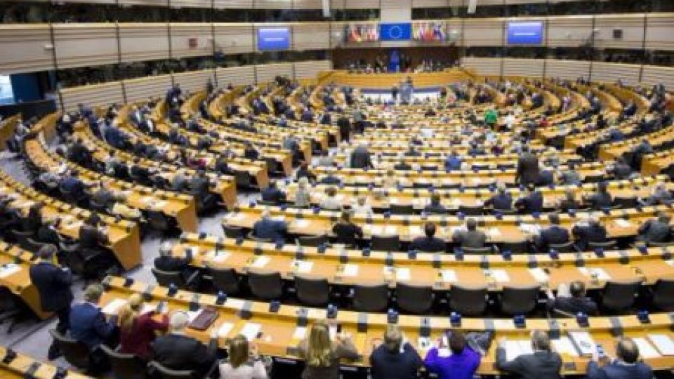 Parlamentul European a adoptat o nouă legislaţie privind salariile minime