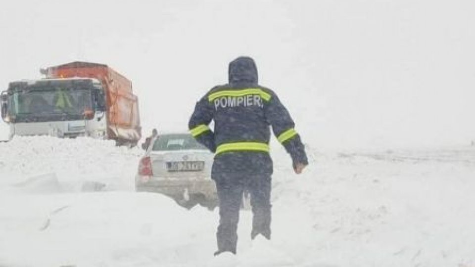 Ninsorile au lasat zeci de localități din Vrancea, Buzău și  Harghita fără curent