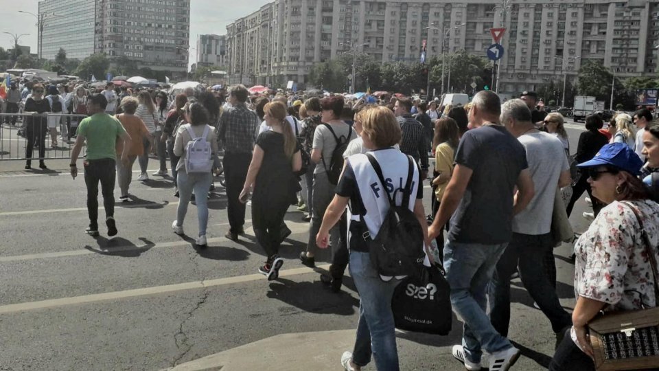 Mii de angajați din Educație au protestat în stradă