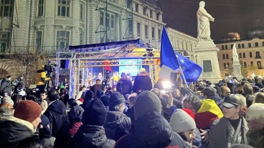 Mii de oameni au protestat în București și Cluj Napoca într-un miting pro-democrație
